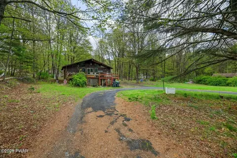 1151 Mink Trl, Bushkill, PA 18324