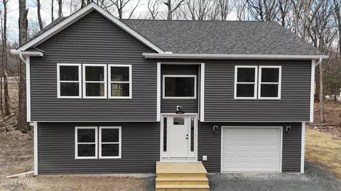104 Sunfish Rd, Milford, PA 18337
