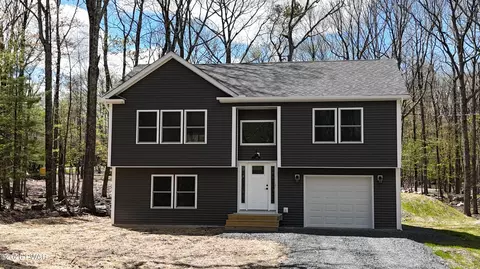 104 Sunfish Rd, Milford, PA 18337