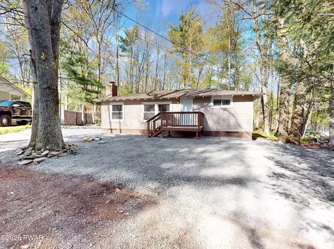 118 Willow Dr, Dingmans Ferry, PA 18328