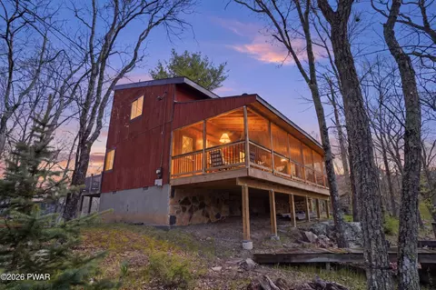 138 Dover Dr, Bushkill, PA 18324