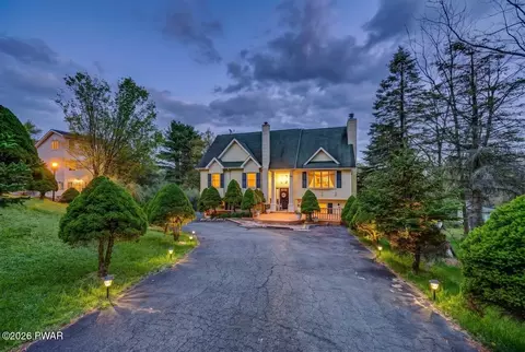 107 Lookout Dr, Hawley, PA 18428