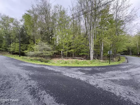 60 Orion Way, Lake Ariel, PA 18436
