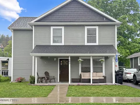 303 Avenue, Matamoras, PA 18336