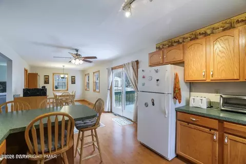 155 Oak Pl, Blakeslee, PA 18610