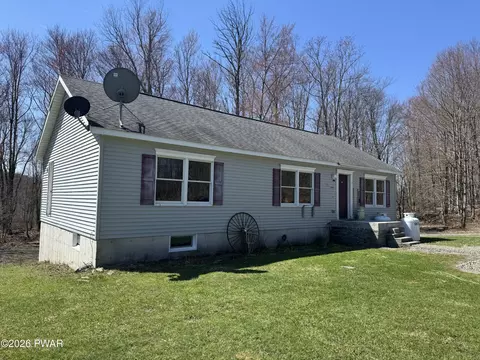 3205 Creamton Dr, Lake Como, PA 18437