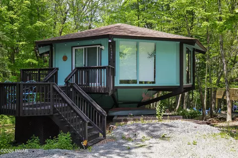 1995 Lakeview Dr, Lake Ariel, PA 18436