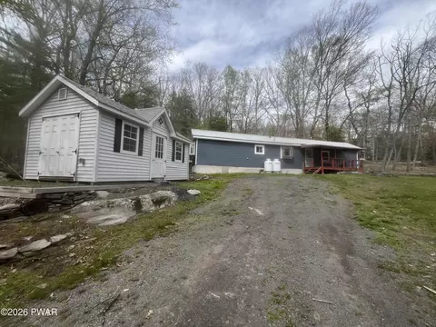 132 Happy Hollow Dr, Shohola, PA 18458