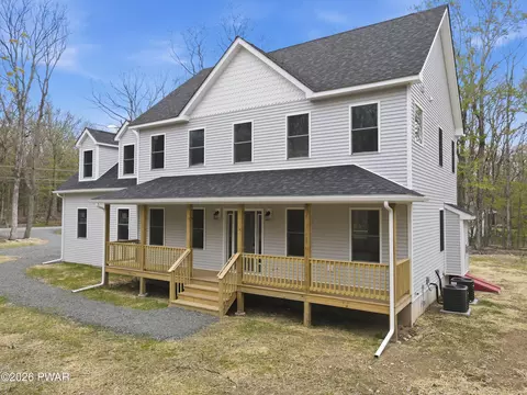 176 Seneca Dr, Milford, PA 18337