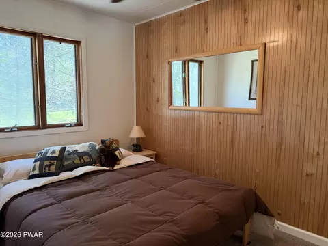 Bedroom - 175 Brewster Rd, Dingmans Ferry, PA 18328 photo 4 of 6