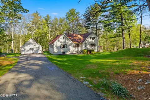 181 Chokeberry Dr, Milford, PA 18337