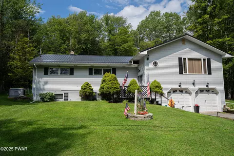 96 Schelbert Rd, Newfoundland, PA 18445