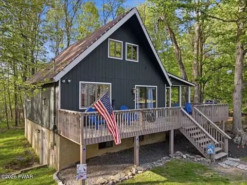 2511 Oak Cir, Lake Ariel, PA 18436