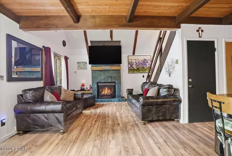 2511 Oak Cir, Lake Ariel, PA 18436