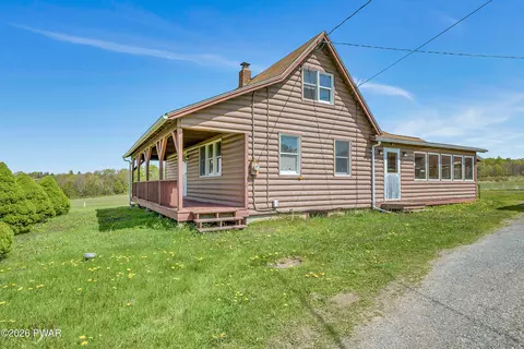 258 Cemetery Rd # B, Moscow, PA 18444