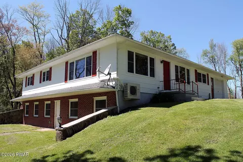 18 Cemetery Rd, Beach Lake, PA 18405
