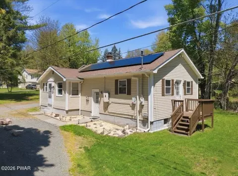 4 Center Ave, Honesdale, PA 18431