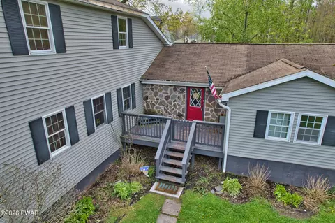 128 Franklin Ave, Greenfield Township, PA 18407