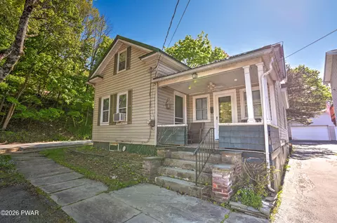 412 Bishop Ave, Hawley, PA 18428