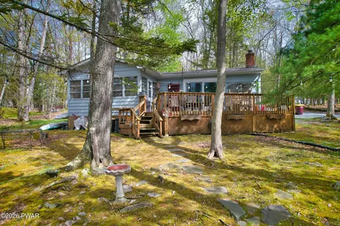 103 Otter Ln, Milford, PA 18337
