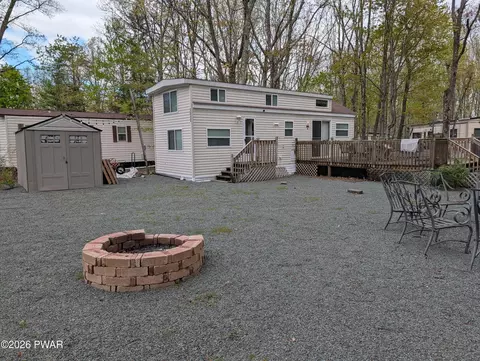 176 Aztec Drive Dr, Shohola, PA 18458