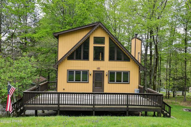 115 Fawnwood Cir, Greentown, PA 18426