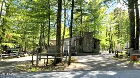 103 Quail Ct, Dingmans Ferry, PA 18328