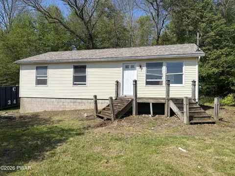 77 Bavarian Hill Rd, Beach Lake, PA 18405