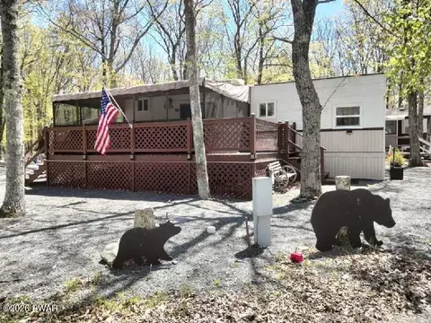 120 Forest Glen Dr, Milford, PA 18337
