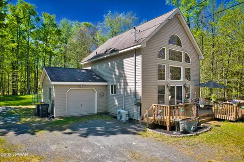132 Jean Danielson Dr, Greentown, PA 18426
