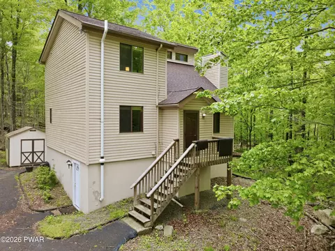 34 Split Rail Ln, Lake Ariel, PA 18436