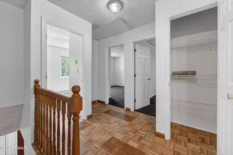 Entry Way - 224 Westfall Dr, Dingmans Ferry, PA 18328 photo 4 of 5