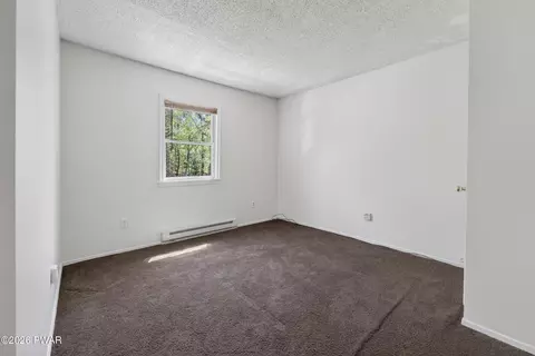 Bedroom - 224 Westfall Dr, Dingmans Ferry, PA 18328 photo 4 of 6