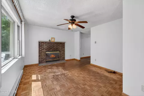 Living - 224 Westfall Dr, Dingmans Ferry, PA 18328 photo 1 of 3