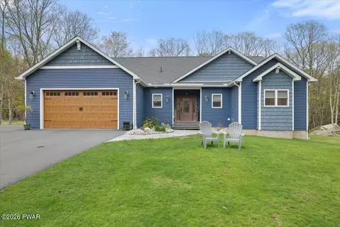 107 Bear Valley Dr, Tafton, PA 18464