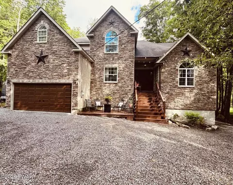 75 Parkwood Dr, Lake Ariel, PA 18436