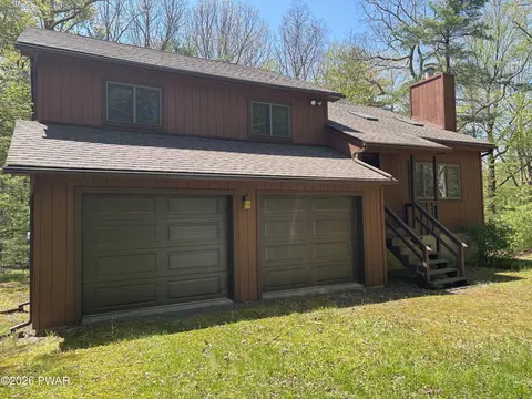116 Beach Ln, Dingmans Ferry, PA 18328