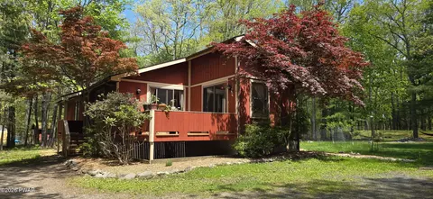 664 Twin Lakes Rd, Shohola, PA 18458