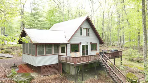 232 Basswood Dr, Lords Valley, PA 18428