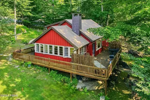 112 Beechwood Cove Rd, Greentown, PA 18426