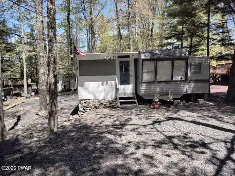 131 Village Dr, Milford, PA 18337