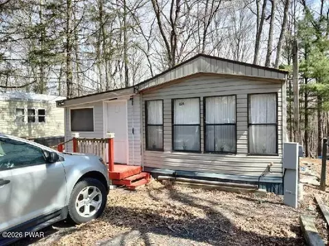 103 Locust Lake Dr, Milford, PA 18337