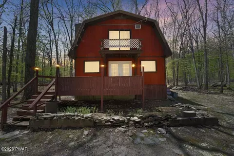 227 Upper Independence Dr, Lackawaxen, PA 18435