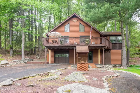47 Deerfoot Rd, Lake Ariel, PA 18436