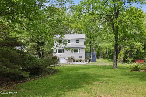 286 Mozzette Rd, Canadensis, PA 18325