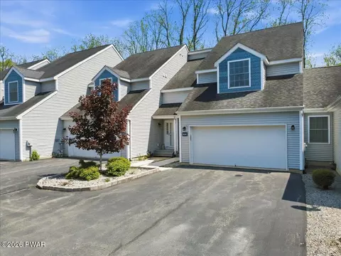 4109 Milford Landing Dr, Milford, PA 18337