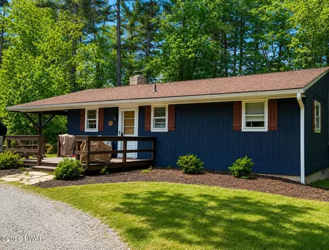 105 Cottage Rd, Tafton, PA 18464