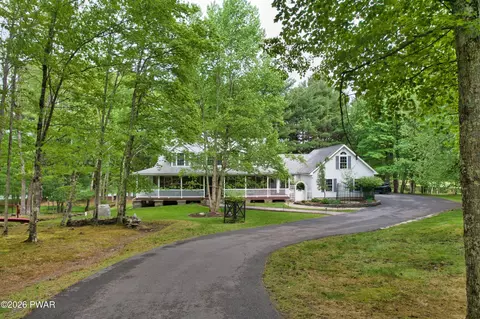 180 Mulberry Dr, Milford, PA 18337