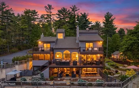 122 Tower Dr, Milford, PA 18337