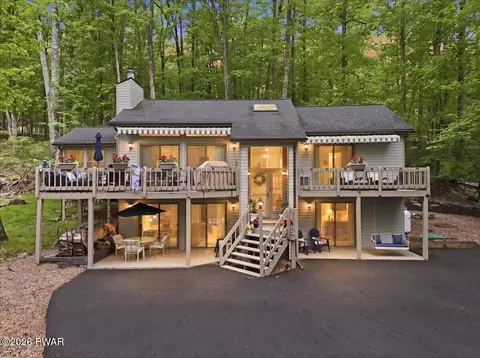 599 Lakeshore Dr, Lakeville, PA 18438